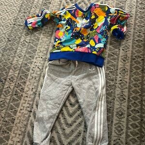 Adidas 4T sweatshirt girls used
